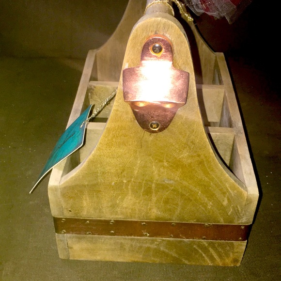 TOMMY BAHAMA bottle carrier with attached opener - Picture 4 of 7